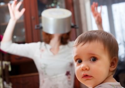 9 SIGNS MOM IS LOSING HER MIND h